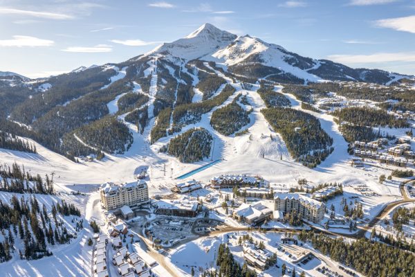 Mountain-Village-Overview_Winter-22-1000x666-82980865-58bb-4852-b18d-f82963c2318b